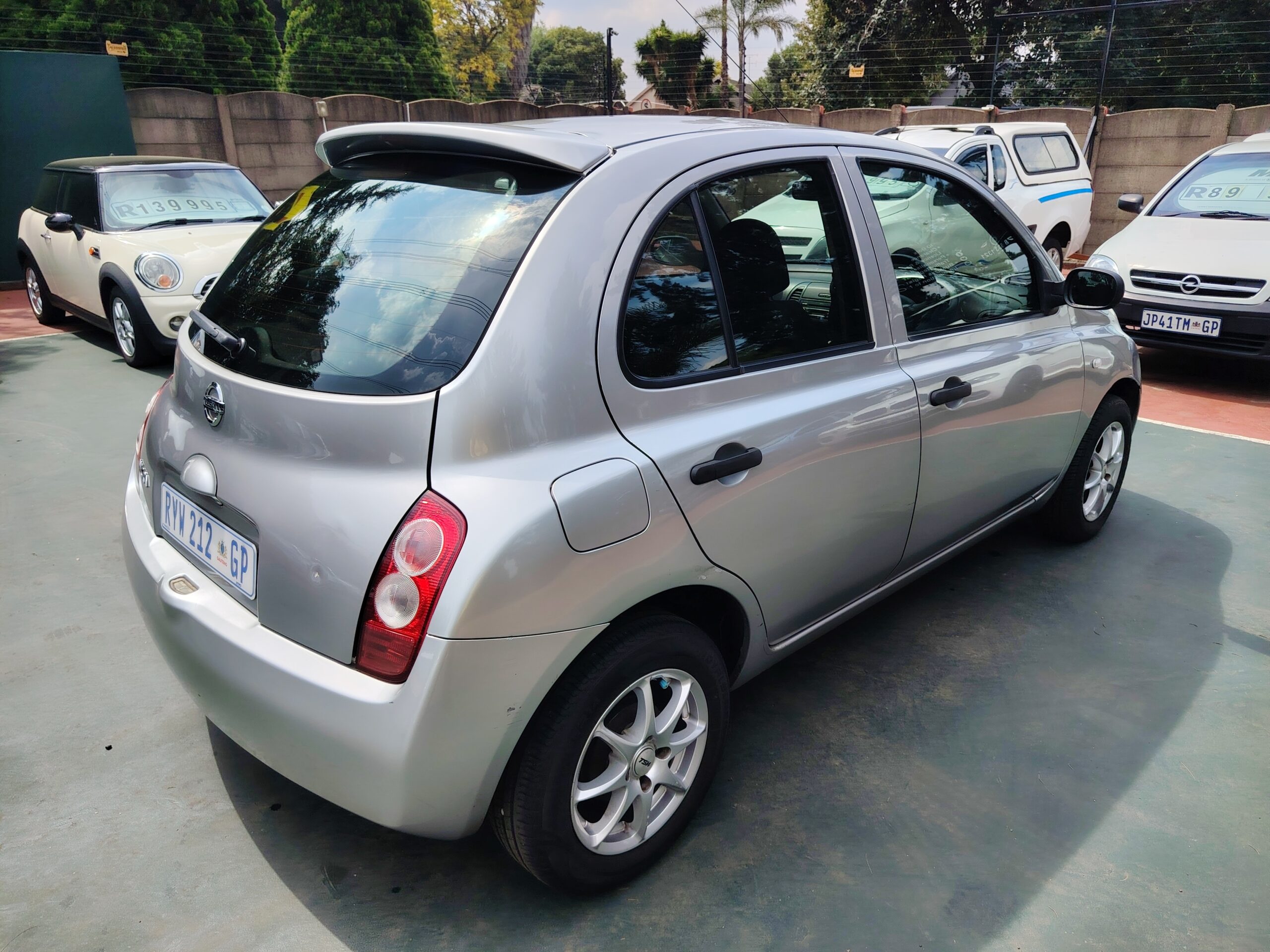 
								2005 Nissan Micra 1.4i Comfort 5 Door Manual full									