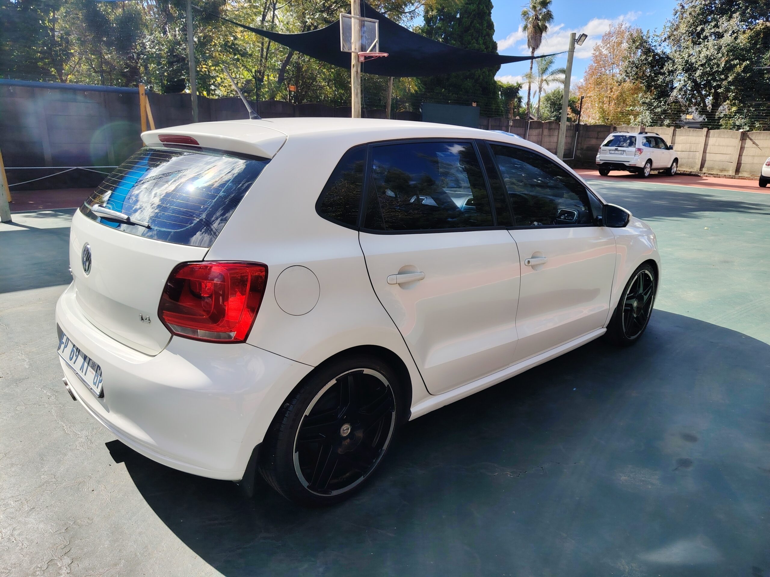 
								2011 VW Polo Vivo 1.4i Comfortline 5 Door Manual full									