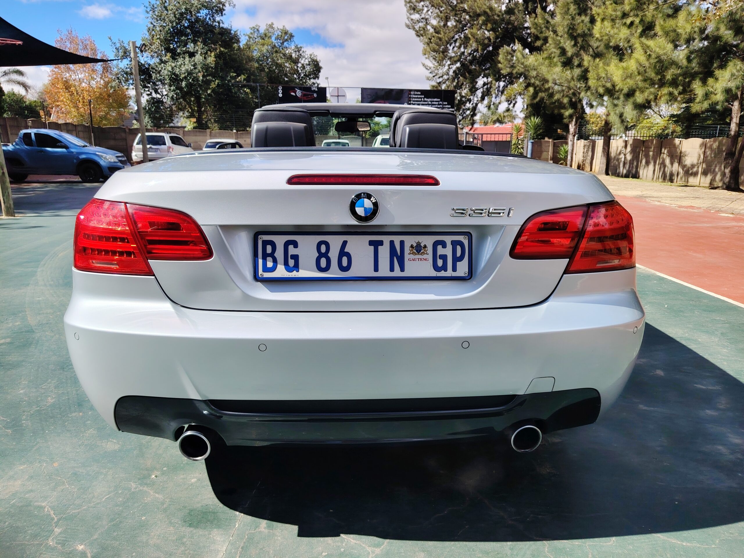 
								2011 BMW 335i Convertible MSport Automatic full									