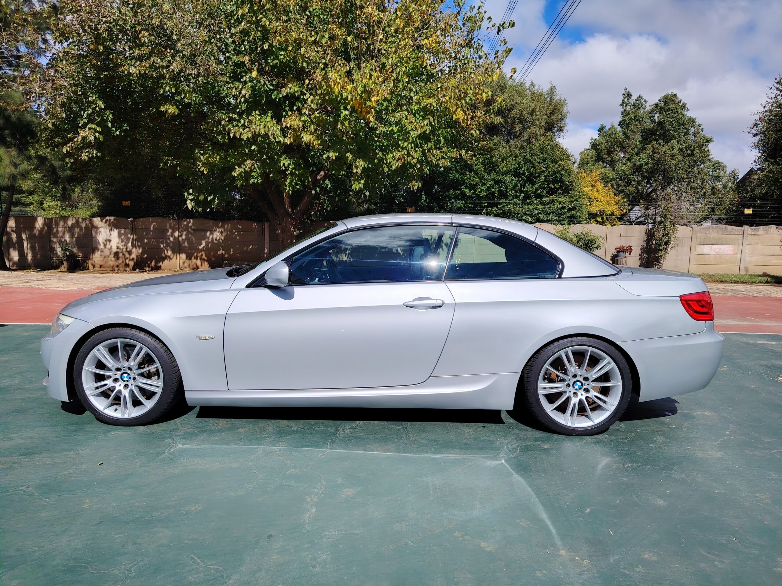 
								2011 BMW 335i Convertible MSport Automatic full									