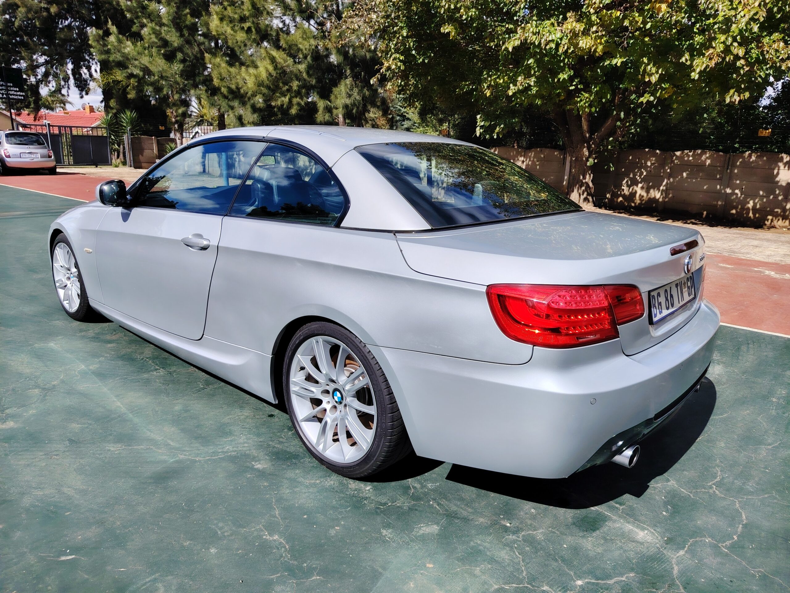 
								2011 BMW 335i Convertible MSport Automatic full									