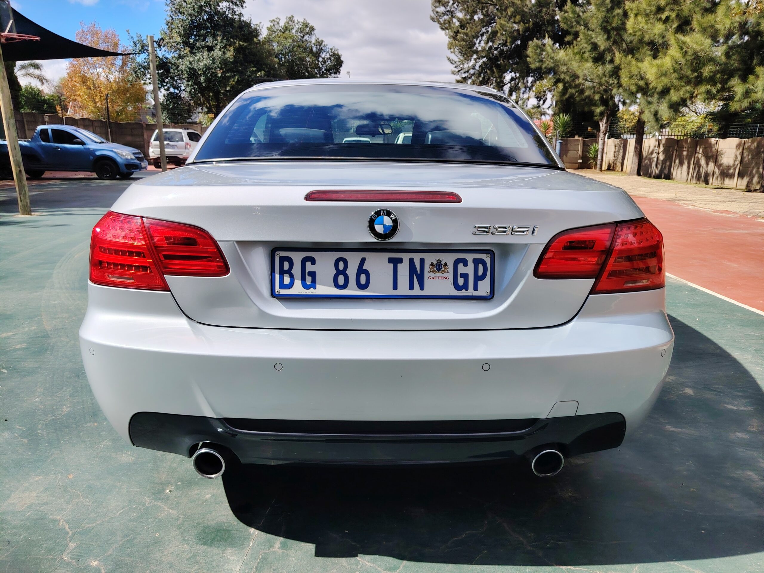 
								2011 BMW 335i Convertible MSport Automatic full									
